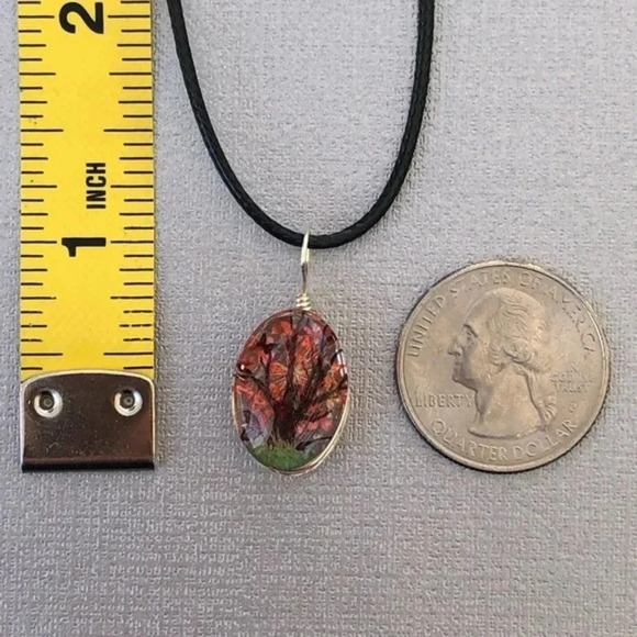 Red Oval Real Flower Glass Tree Butterfly Necklace NWT - Picture 3 of 3